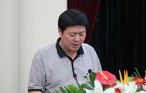 新郑市人力资源和社会保障局局长贾俊峰发言